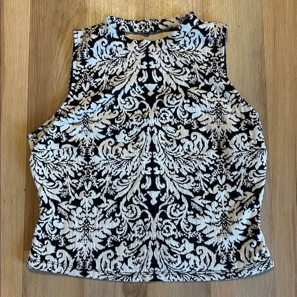 Black & White Top